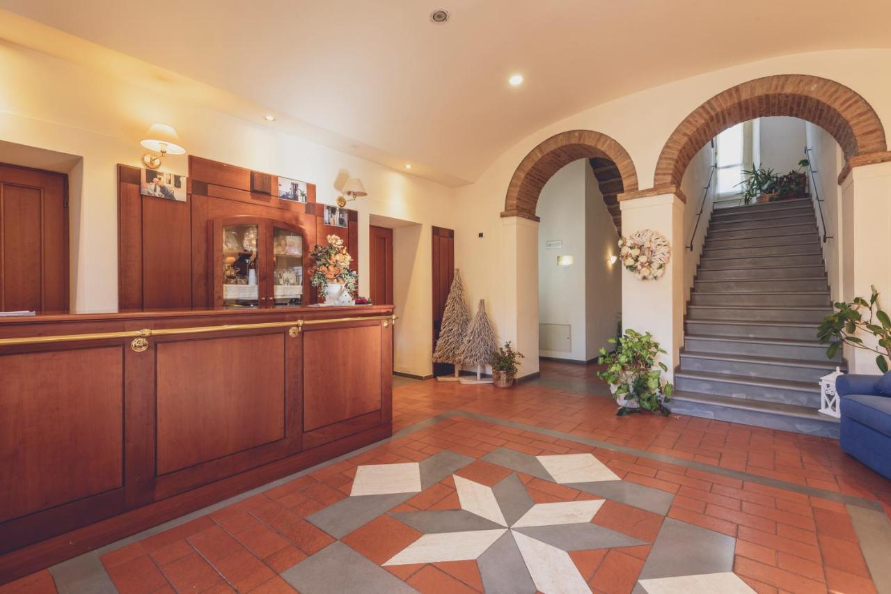 Albergo Ristorante Pasqui Rocca San Casciano Exterior foto